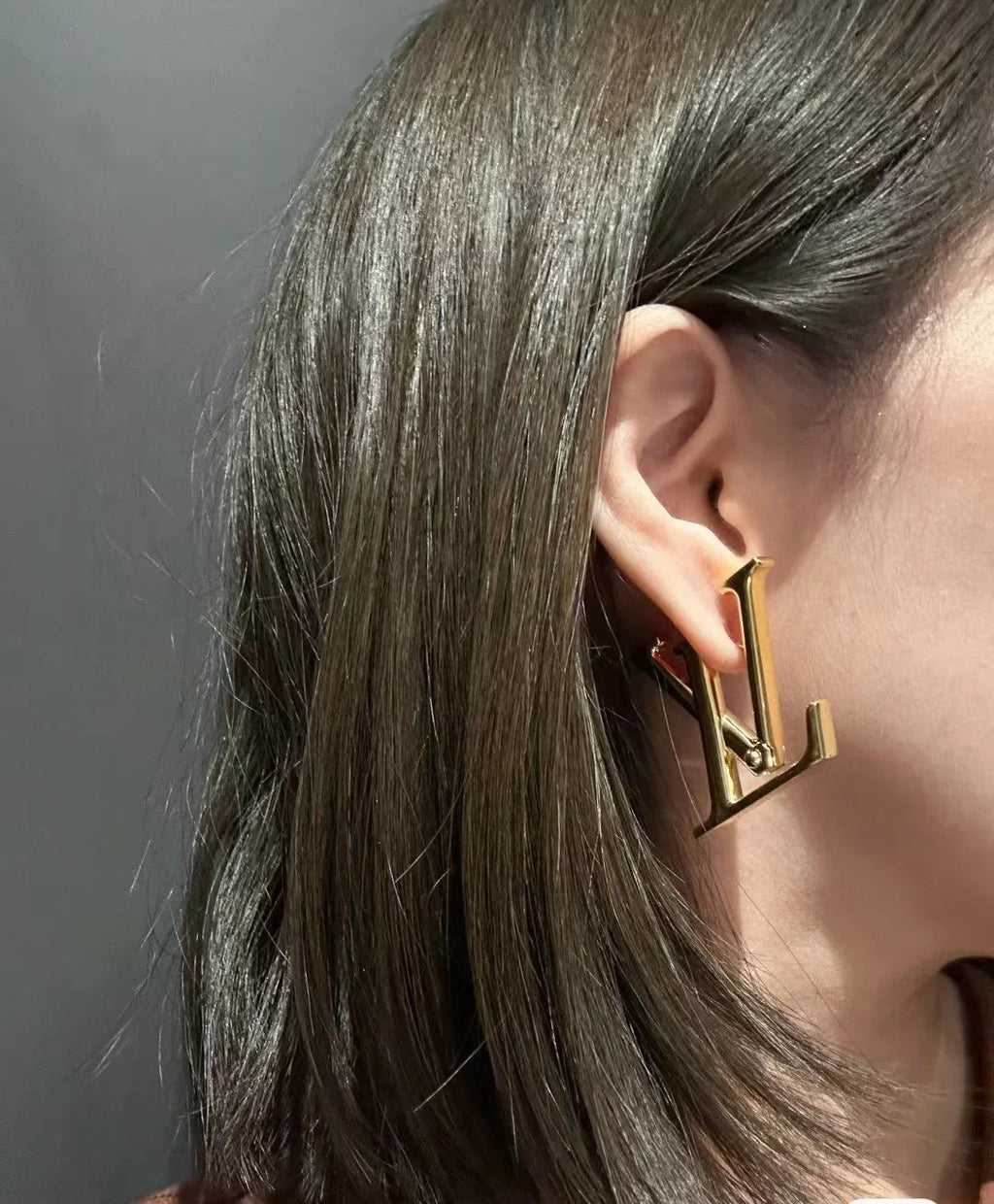 New classic fashion versatile earrings 1024012316