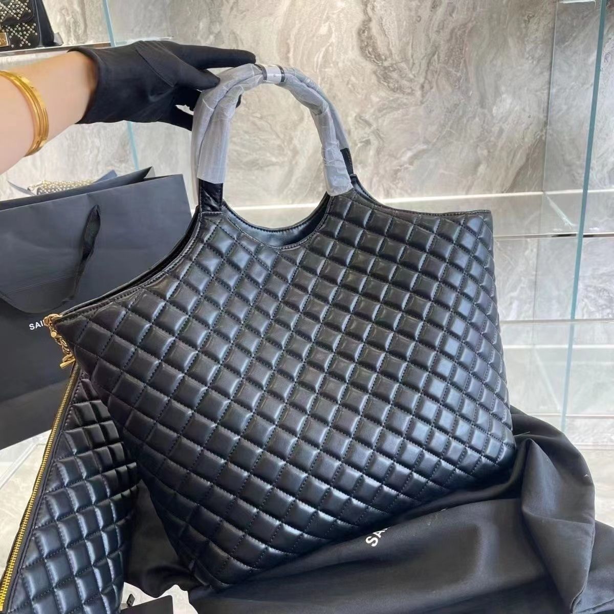 Classic Diamond Tote Bag 0823121407