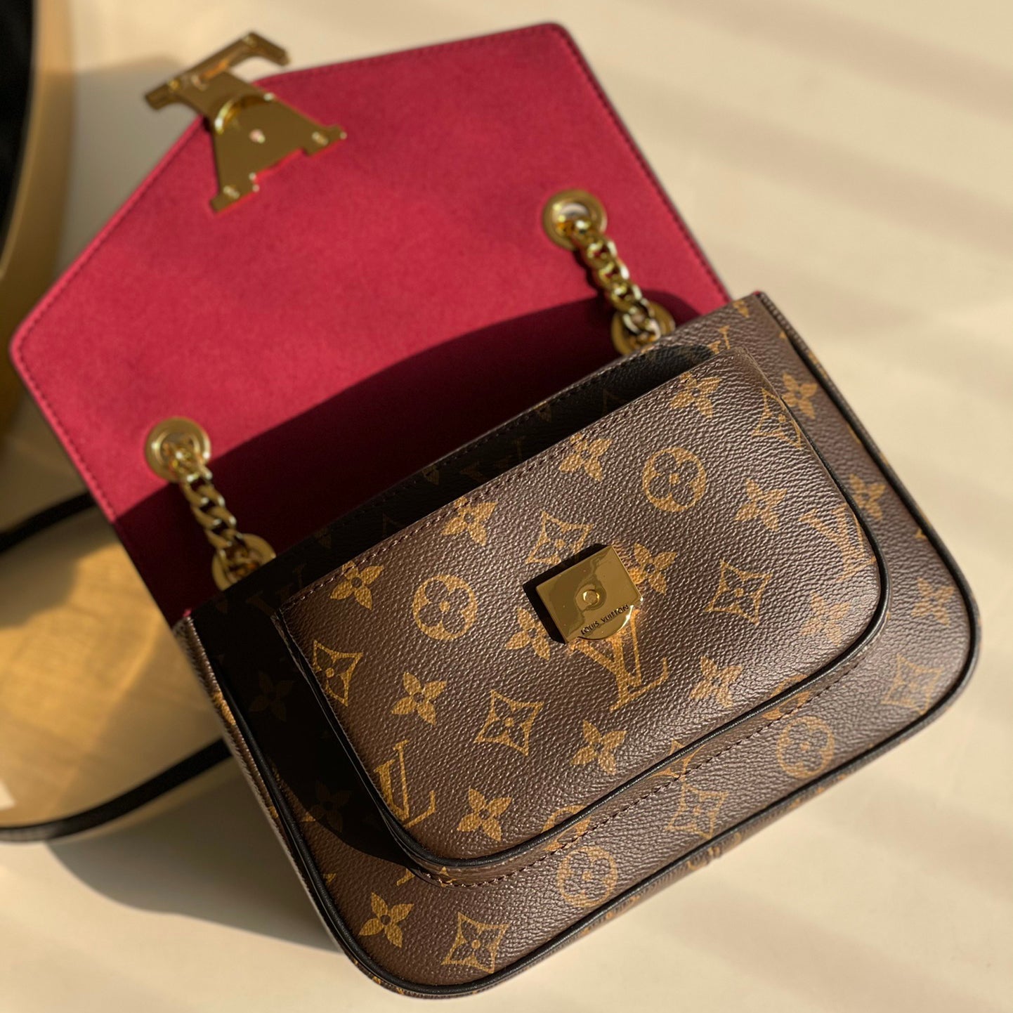 Ladies Fashion Luxury V Logo Tote Bag