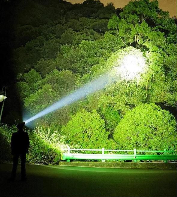 🔦 60% OFF! 🎉 90000 Lumen Rechargeable Flashlight – Extreme Brightness, Waterproof & Long Battery Life 📦